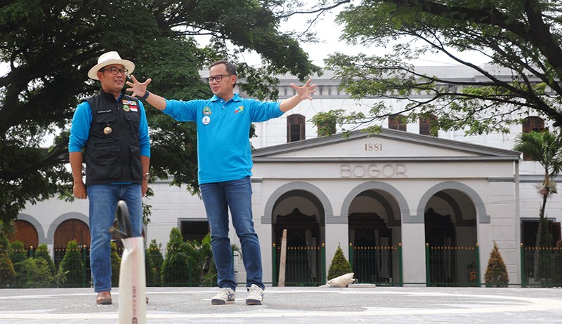 Ridwan Kamil-Bima Arya Cek Pembangunan Alun-Alun Kota Bogor - Bagian 3