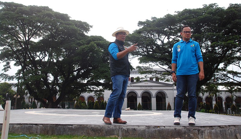 Ridwan Kamil-Bima Arya Cek Pembangunan Alun-Alun Kota Bogor - Bagian 2