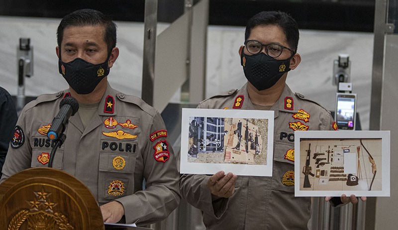 Densus 88 Tangkap 2 Terduga Teroris di Luwu Timur - Bagian 3