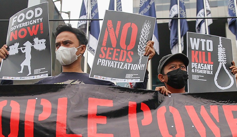 Unjuk Rasa Kecam Keterlibatan WTO yang Merugikan Ekonomi Rakyat Kecil - Bagian 1