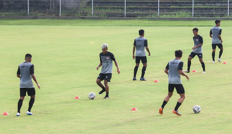 Tim Indonesia Allstars U-20 Latihan Jelang International Youth Championship 2021 - Bagian 1