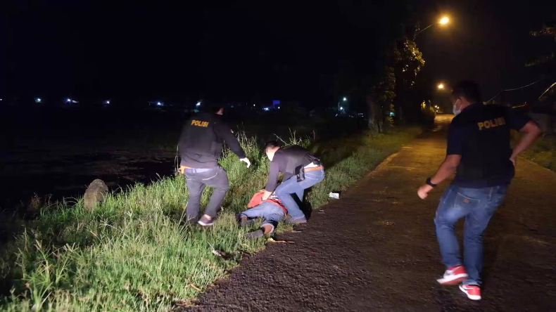 Polres Kendal Tangkap Pembunuh Remaja yang Mayatnya Ditemukan di Selokan 