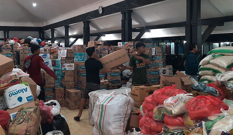 Bantuan untuk Korban Letusan Gunung Semeru Berdatangan - Bagian 2
