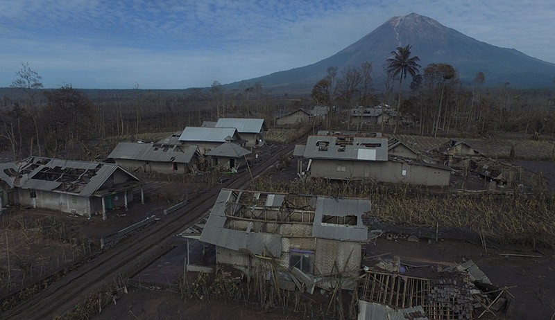 Penampakan dari Udara Desa Curah Kobokan Hancur Diterjang Awan Panas Gunung Semeru - Bagian 1