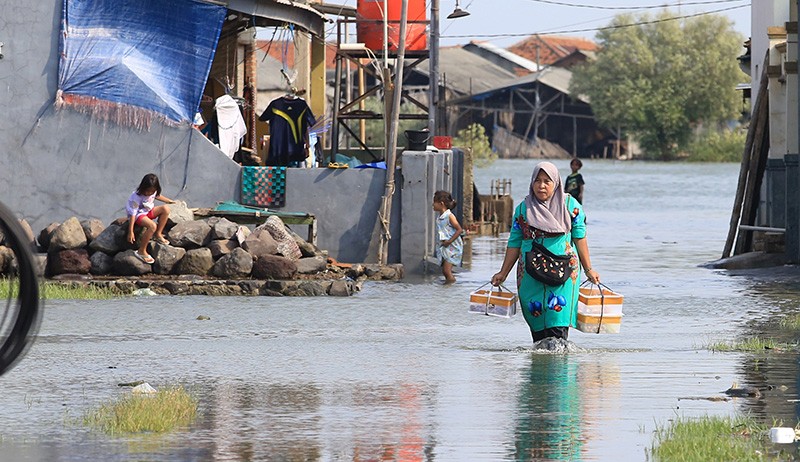 Foto Desa Eretan Wetan Indramayu Sudah Sebulan Terendam Banjir Rob - Bagian 1