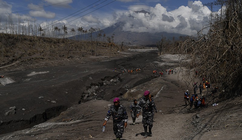 Hari Ketujuh Pencarian Korban Gunung Semeru Difokuskan di Curah Kobokan - Bagian 1