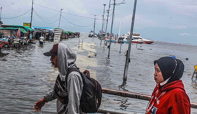 Dermaga Kali Adem Kembali Terendam Banjir Rob - Bagian 2
