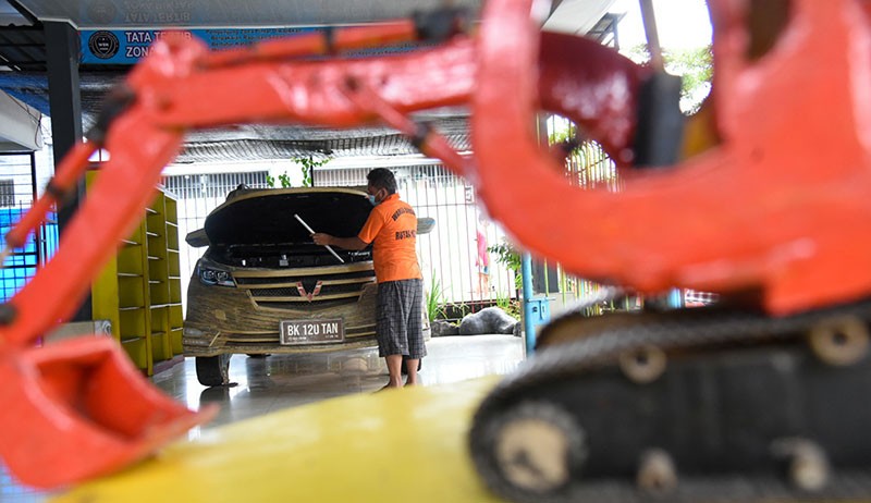 Kreatif, Warga Binaan Buat Replika Mobil Berbahan Kertas - Bagian 2