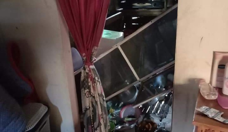 Situasi Terkini Pulau Selayar, Tembok Bangunan Roboh Diguncang Gempa M 7,5 NTT - Bagian 4