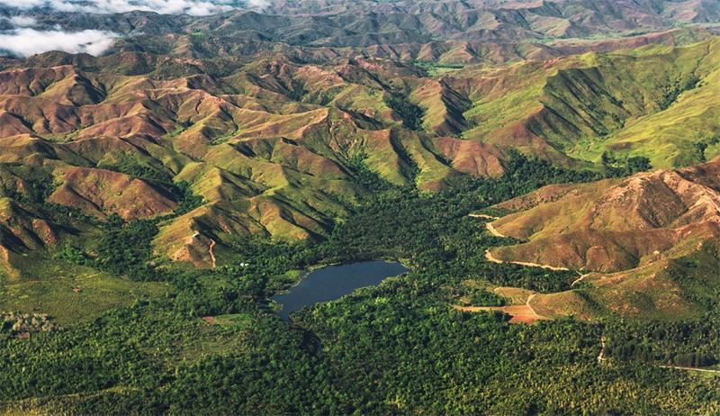 Pemandangan Indah Pulau Buru dari Udara, Ada Danau Rana di Tengahnya - Bagian 1