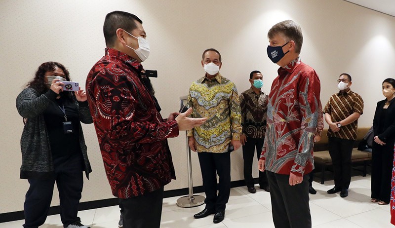 Hary Tanoesoedibjo Terima Kunjungan Dubes Inggris Owen Jenkins di MNC Group - Bagian 4