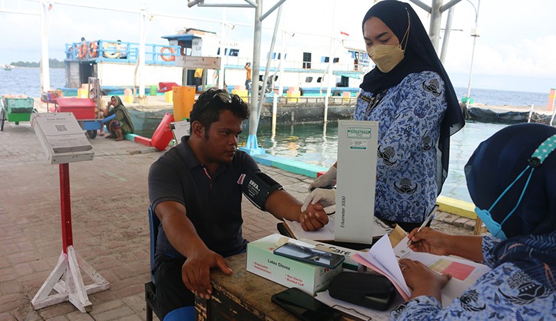 Dinkes Kepulauan Seribu Periksa Kesehatan Para Nahkoda Kapal - Bagian 1