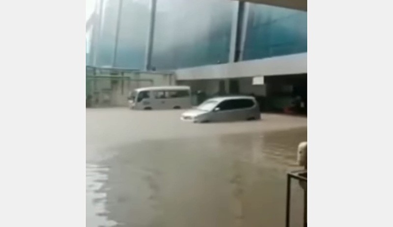 Foto-Foto Terminal 3 Bandara Soekarno Hatta Banjir - Bagian 5
