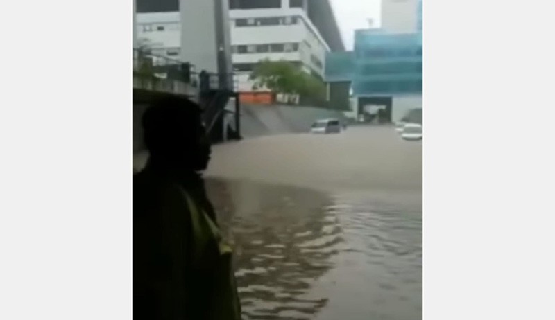 Foto-Foto Terminal 3 Bandara Soekarno Hatta Banjir - Bagian 4