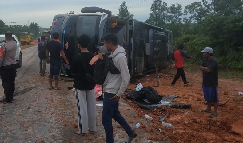 Bus dari Palangka Raya Terbalik di Pangkalan Lada, 2 Tewas