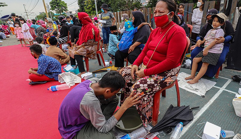 Momen Haru Anak-Anak Cuci Kaki Ibu hingga Menangis - Bagian 4