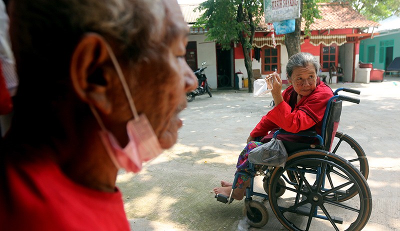 Melihat Aktivitas Penghuni Panti Jompo Kasih Sayang Bekasi - Bagian 3