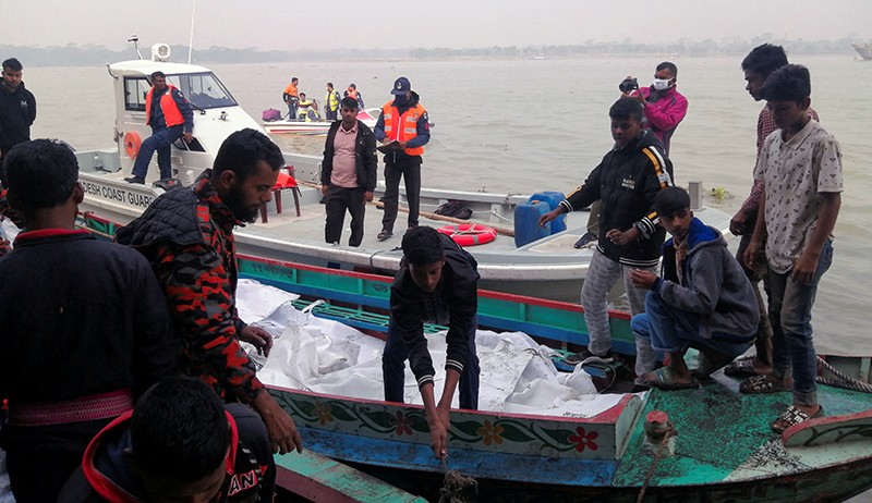 Kapal Feri Hangus Terbakar di Bangladesh, 39 Penumpang Tewas  - Bagian 2