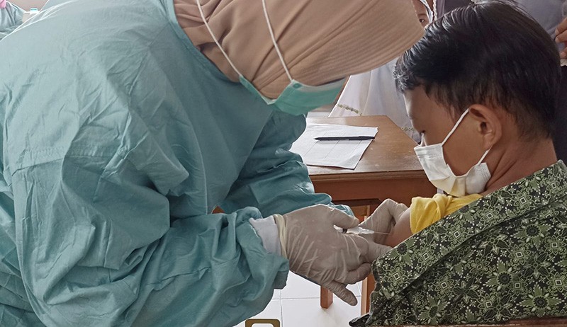 Potret Anak-Anak SDIT Az-Zahra Depok Disuntik Vaksin Covid-19 - Bagian 1