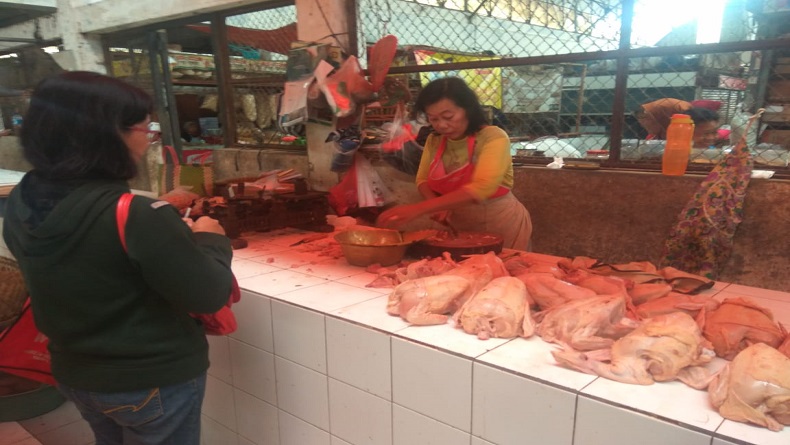 Permintaan Naik, Harga Daging Ayam di Salatiga Masih Tinggi 