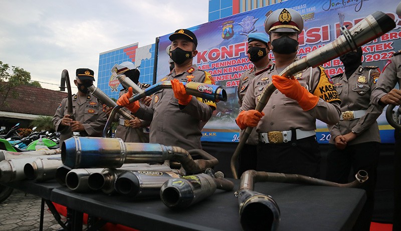 168 Motor dengan Knalpot Bising Diamankan Satlantas Polres Jombang - Bagian 2