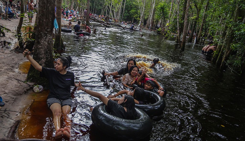 Objek Wisata Pemandian Danum Bahandang Tangkiling, Air Berwarna Hitam  - Bagian 1