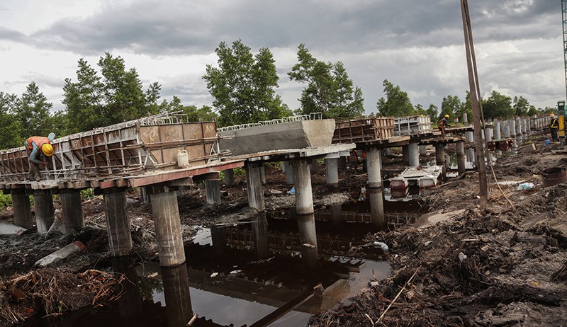 Pembangunan Jembatan Layang Trans Kalimantan untuk Antisipasi Banjir  - Bagian 3