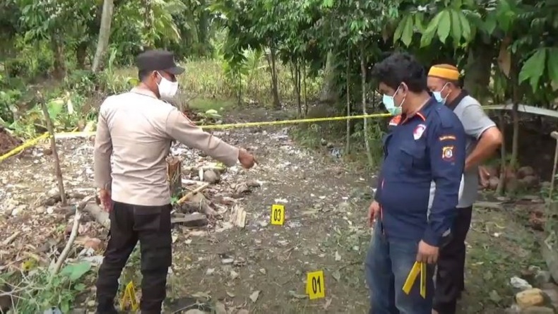 Cekcok Batas Tanah, Pria Ini Bacok Suami Istri Tetangga hingga Tangan Putus