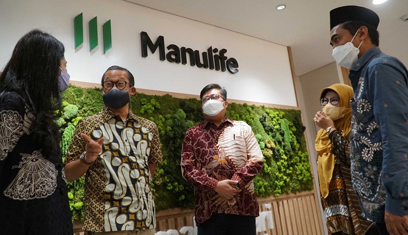 Manulife-IPB Salurkan Wakaf dan Donasi dari Manfaat Polis Asuransi Jiwa Syariah - Bagian 2