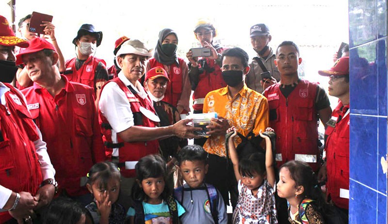 Pimpinan Relawan Siaga Kunjungi Desa Sumberwuluh yang Terdampak Parah Erupsi Gunung Semeru - Bagian 1