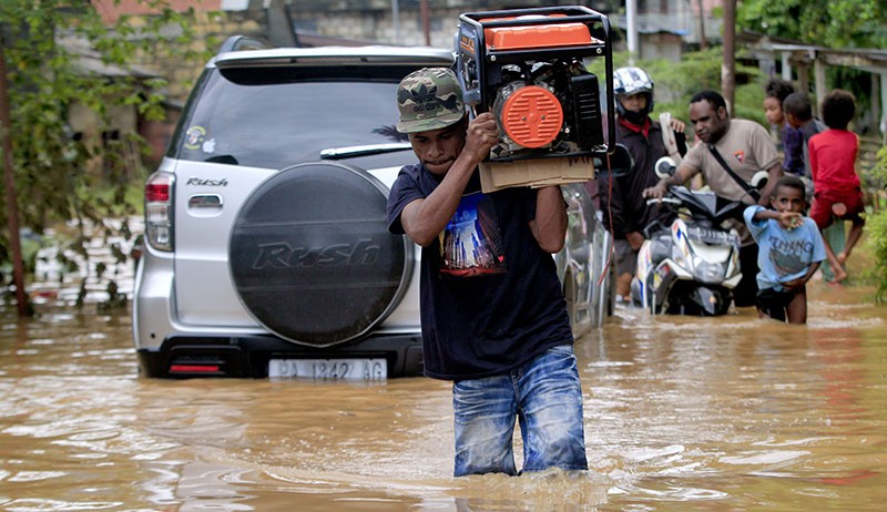 Permukiman Penduduk di Jayapura Masih Terendam Banjir - Bagian 2