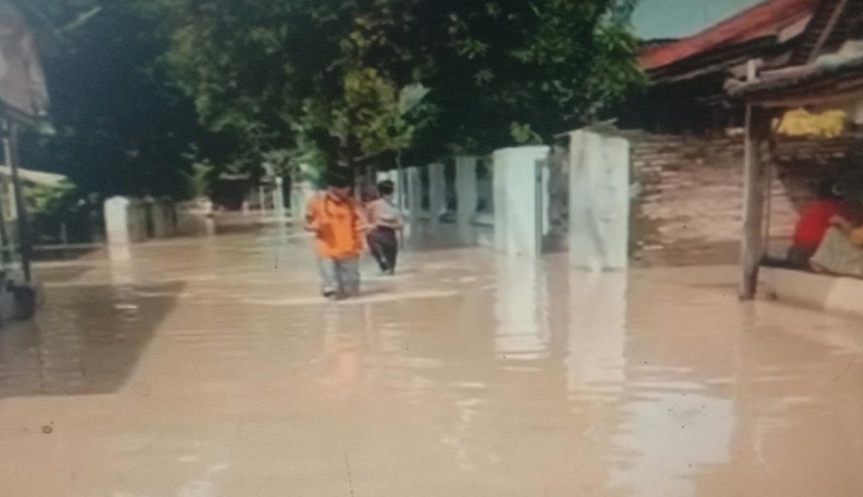 Sungai Ciberes Meluap, 2 Desa di Cirebon Terendam Banjir Setengah Meter