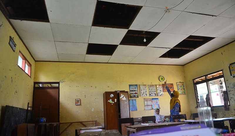Sekolah Tidak Layak, Atap Ruang Kelas SDN 6 Terban Kudus Rawan Roboh - Bagian 1