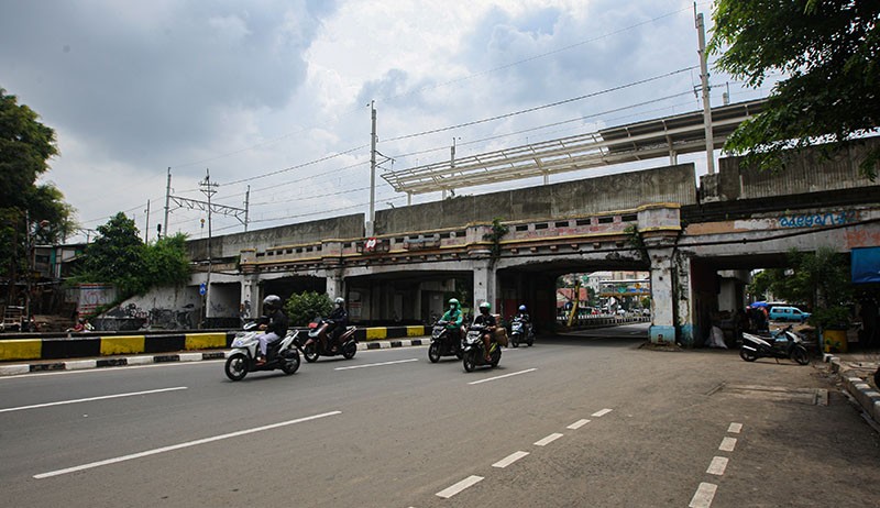 Berusia 50 Tahun, Ini Foto Jembatan Kereta Api Matraman Dijadikan Cagar Budaya - Bagian 3