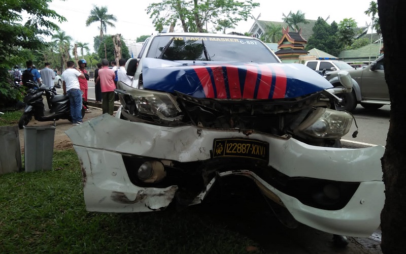 Mobil PJR Polda Jambi Kecelakaan gegara Hindari Motor Menyalip