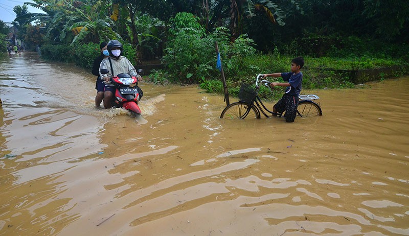 Ratusan Rumah dan Jalan Utama Desa Golantepus Kudus Terendam Banjir - Bagian 2