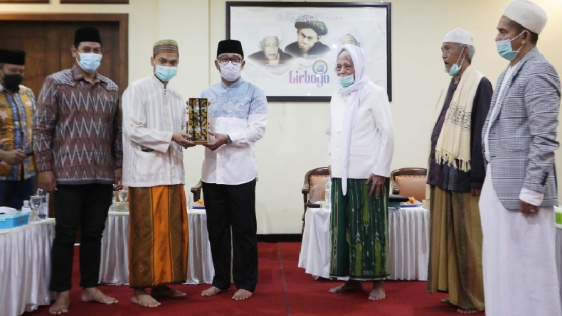 Pengasuh Ponpes Lirboyo Kediri Nilai Ridwan Kamil Layak Jadi Capres 2024