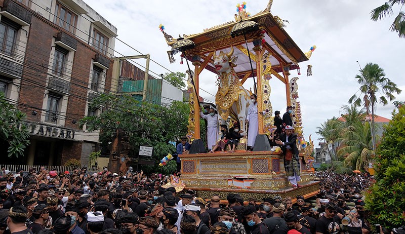 Foto-Foto Upacara Ngaben Raja Pemecutan XI Disaksikan Ribuan Umat Hindu Bali - Bagian 1
