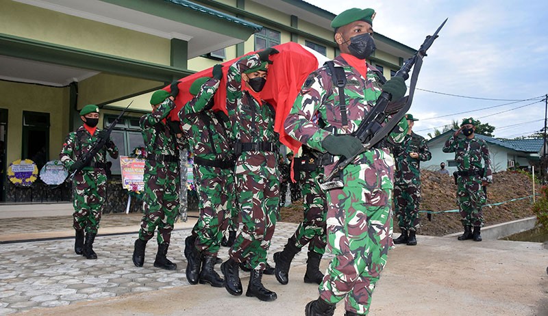 Upacara Pelepasan Jenazah Prajurit TNI Gugur Ditembak Teroris KKB Papua - Bagian 1