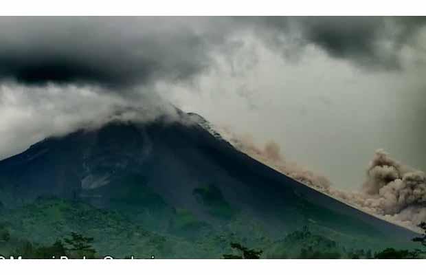 Siang Ini, Gunung Merapi Luncurkan Guguran Lava Sejauh 1 Kilometer