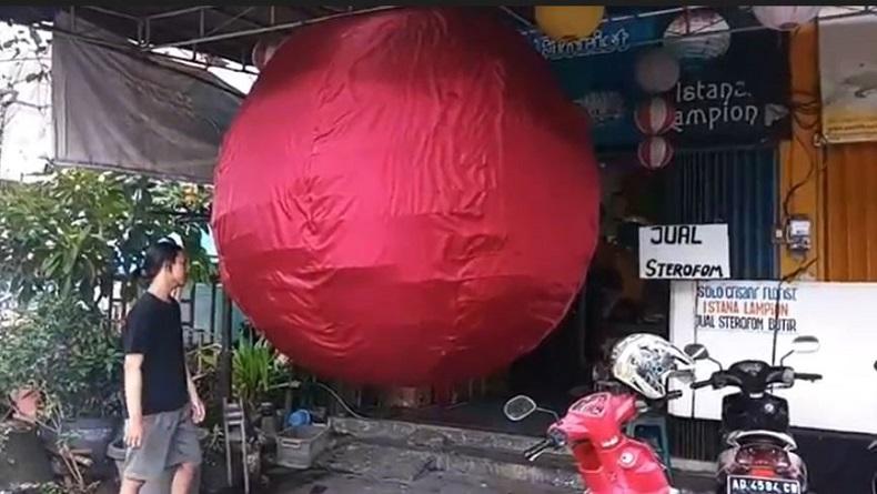 Jelang Perayaan Imlek, Perajin Lampion di Solo Banjir Pesanan 