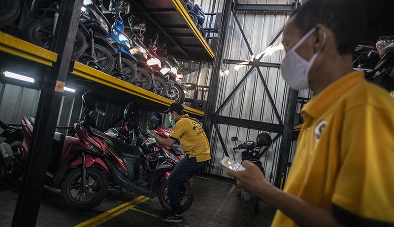 Penampakan Parkir Vertikal Khusus Motor di Jakarta - Bagian 2