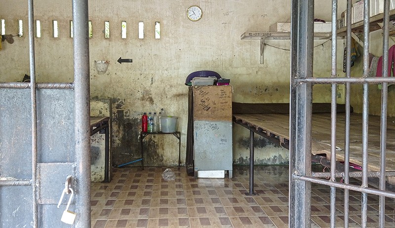 Penampakan Kerangkeng Manusia di Rumah Bupati Langkat, Alas Tidur dari Kayu - Bagian 2