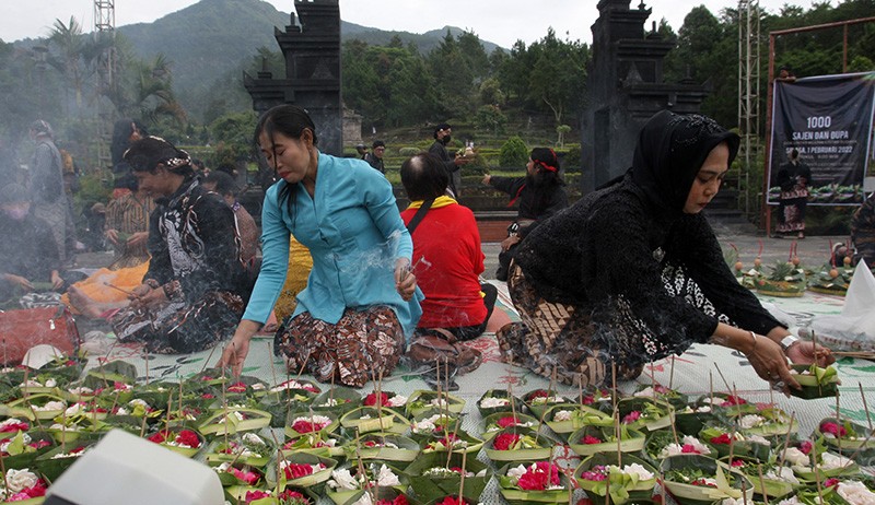 Promosi Candi Gedong Songo, Warga Bawa 1.000 Sajen dan Dupa - Bagian 1