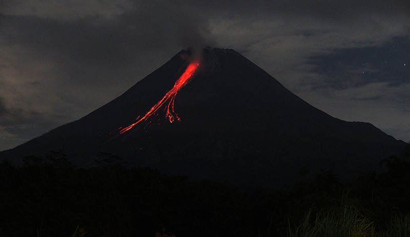 BPPTKG Catat Gunung Merapi Luncurkan Guguran Lava 2 Kali Sejauh 1,8 Kilometer