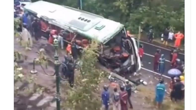 Penampakan Mengerikan TKP Kecelakaan di Imogiri Bantul, Bus Ringsek Tak Berbentuk