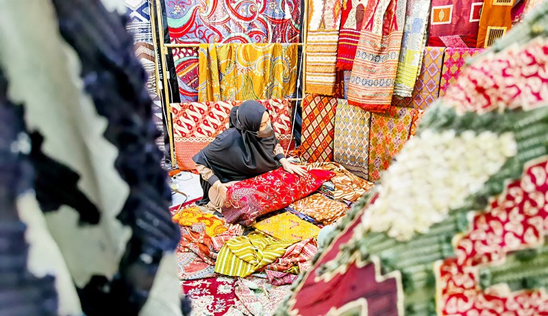 Belanja Kain Tradisional se-Indonesia di Pameran Adi Wastra Nusantara 2022 - Bagian 1