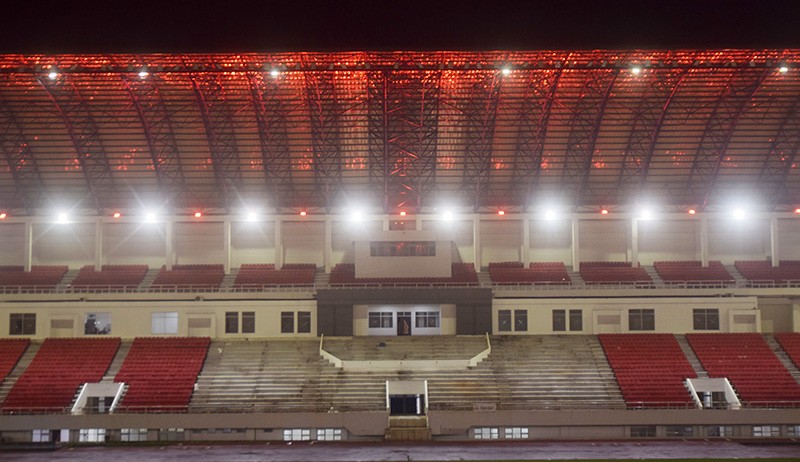 Begini Pencahayaan Lampu Stadion Jatidiri Semarang saat Uji Coba - Bagian 3