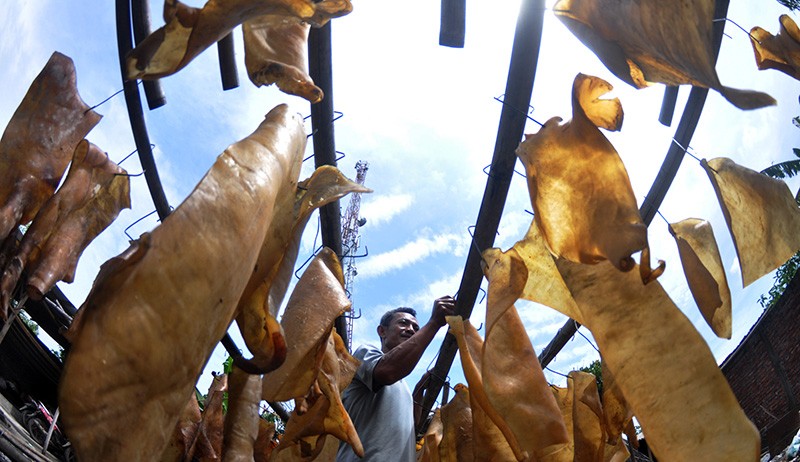 Geliat Produksi Kerupuk Rambak Kulit Sapi Andalan Warga Penanggulan Kendal - Bagian 1