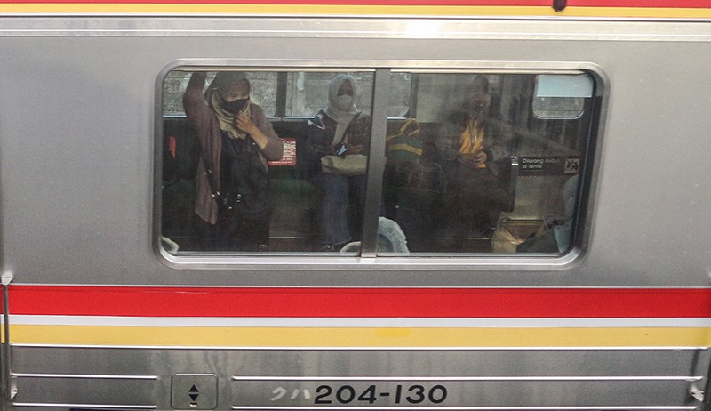 PPKM Level 3, Jumlah Penumpang KRL Menurun - Bagian 2